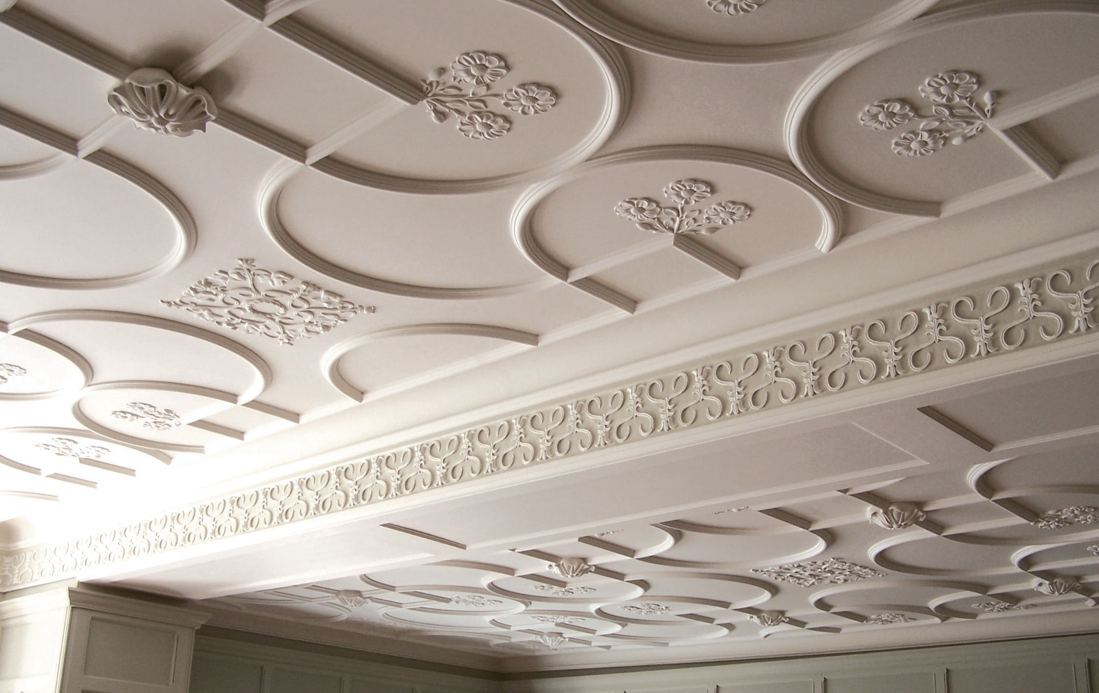ornamental plaster ceiling